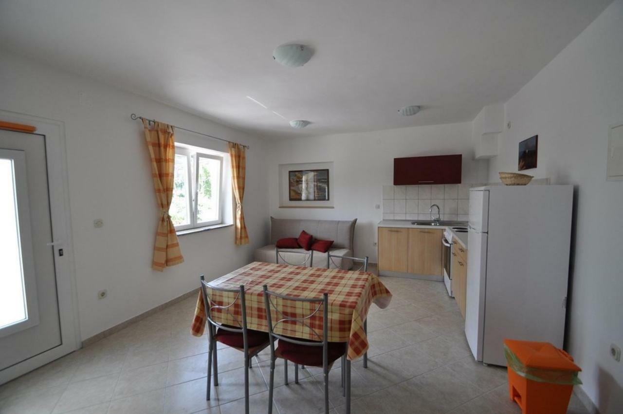Apartment In Vrbnik/Insel Krk 36796 ภายนอก รูปภาพ