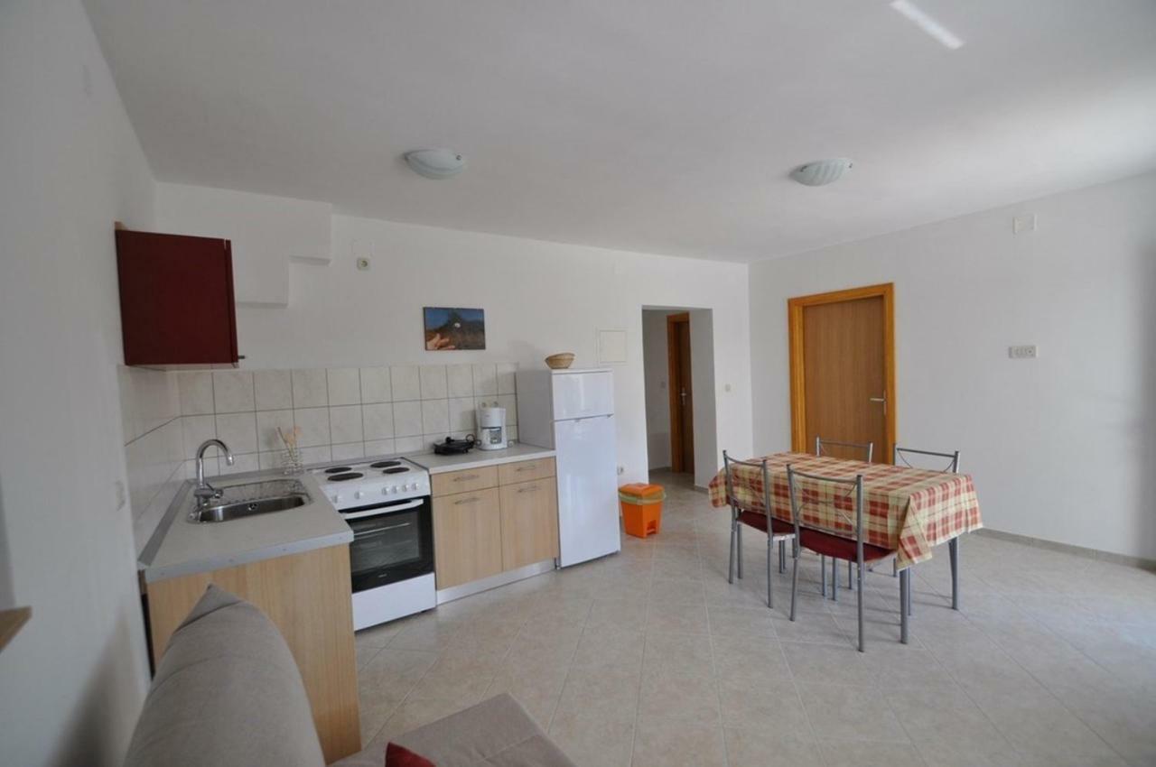 Apartment In Vrbnik/Insel Krk 36796 ภายนอก รูปภาพ