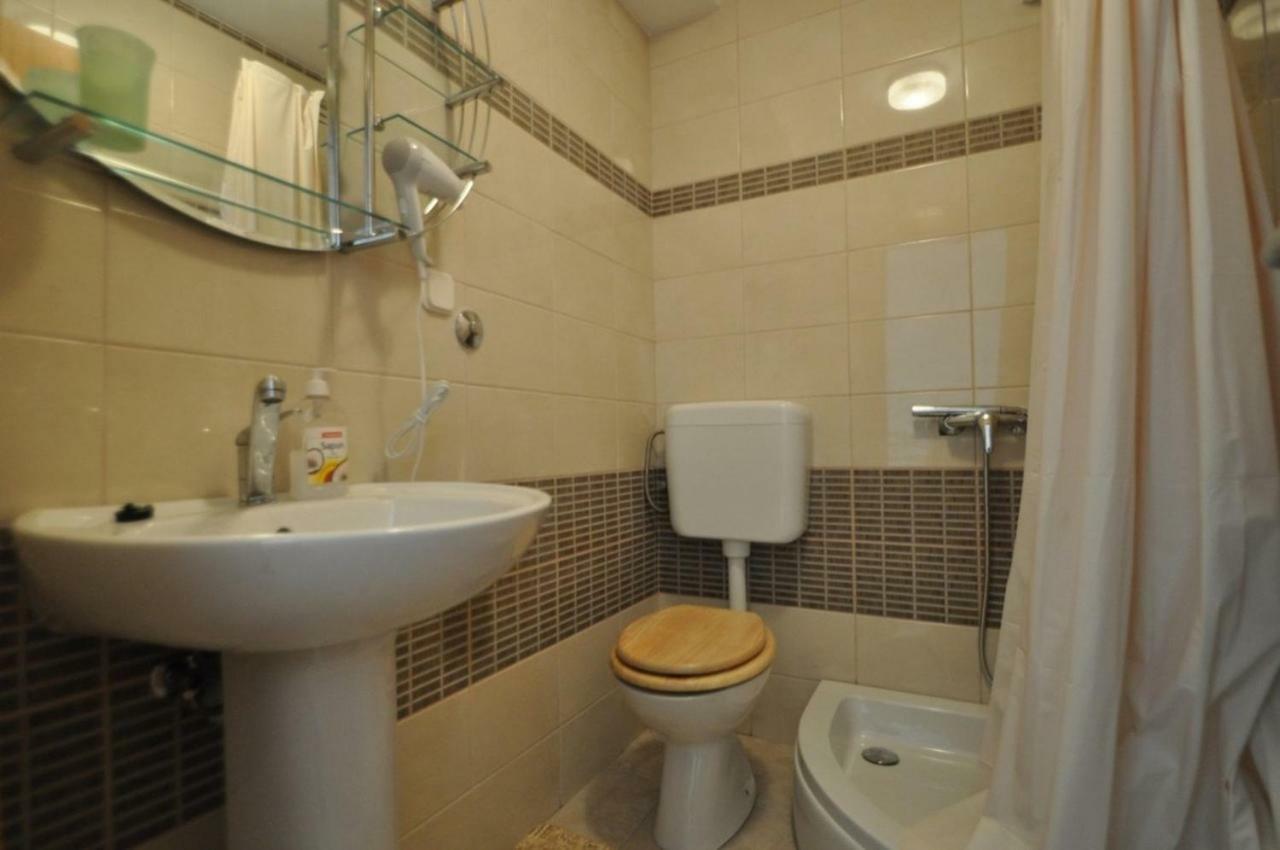 Apartment In Vrbnik/Insel Krk 36796 ภายนอก รูปภาพ
